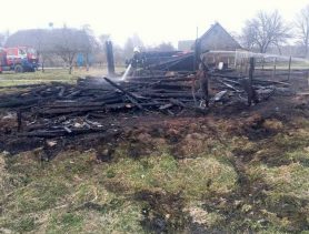 Огонь уничтожил хозпостройку в Ганцевичском районе