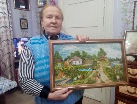 Ганцевчанка собрала галерею картин из бисера