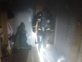 В Барановичах спасатели выводили людей из девятиэтажки, а в Ивацевичском районе хозяйка погибла в огне