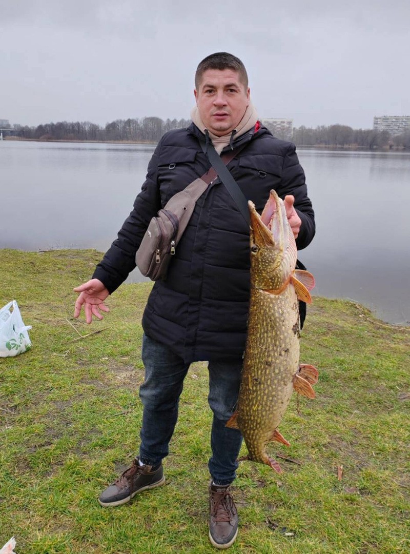 ловят рыбаки