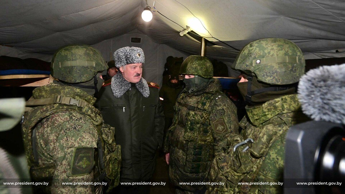 На полигоне в Брестской области Лукашенко встретился с российскими военными