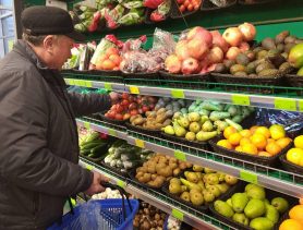 Огурцы «отступают», а виноград бьёт рекорды: что происходит с ценами