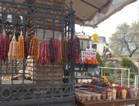 Доллар за кило картофеля: какие цены на продукты в Грузии и Беларуси