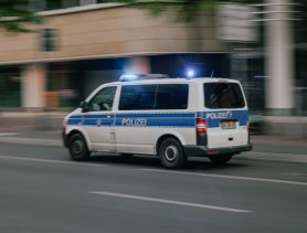 Пьяный дальнобойщик из Беларуси ехал по автобану в Германии с пробитыми шинами