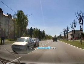 Небольшая авария на больших майских выходных в Ганцевичах. ДТП попало на видео