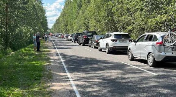 Перед погранпереходами в Беларуси скопились тысячи транспортных средств на выезд в Польшу и Литву
