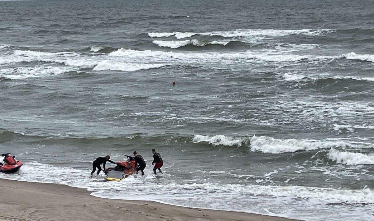 Белорусов спасали в море у Клайпеды