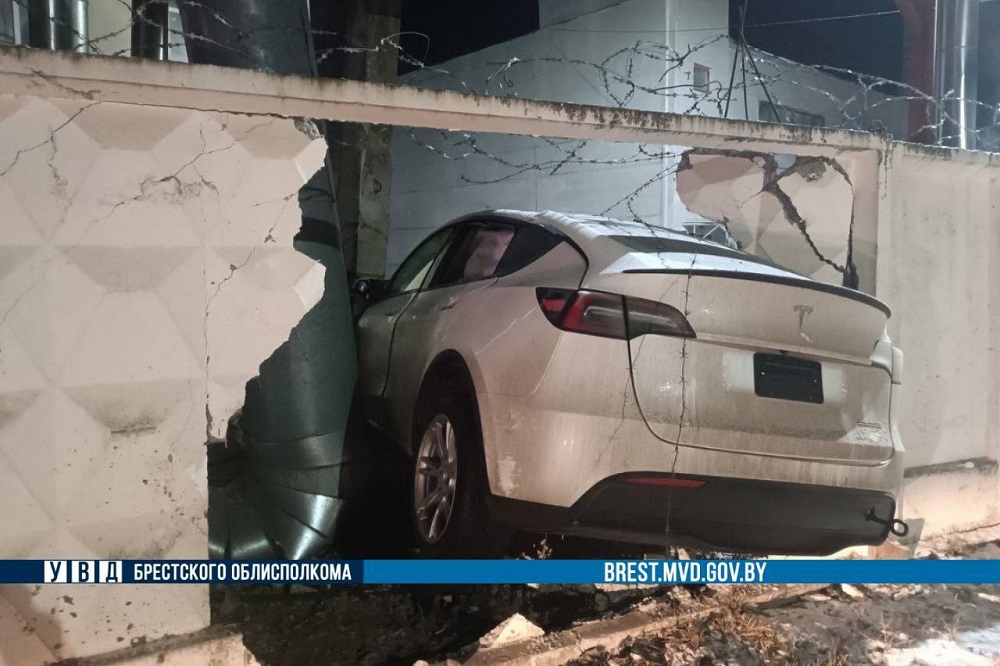 Tesla в Барановичах