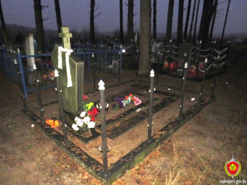 воровали ограды на кладбищах