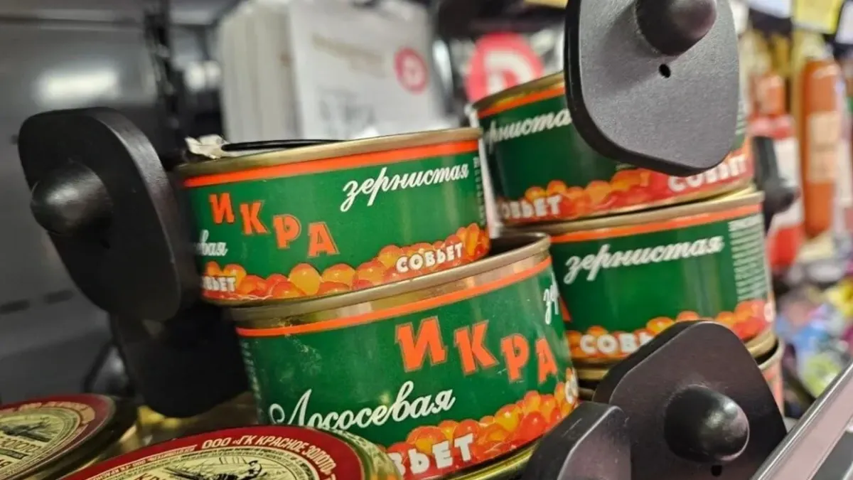 В Молодечно покупатели сравнивают цены на икру