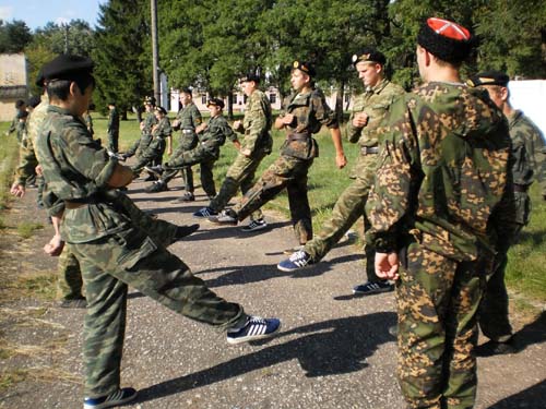 Белорусских молодых казаков воспитывают в духе военных традиций и учат военной выправке