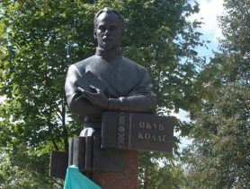 У Ганцавічах насмяшылі помнікам Якубу Коласу