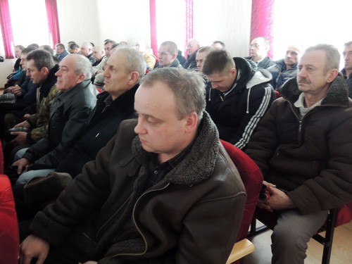 Работников коммунхоза на собрании волновали не проблемы предприятия, а собственная зарплата