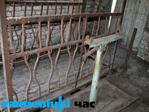 Рэкордна нізкія зарплаты, усяго па 800 – 950 тысяч рублёў, за май 2013 года былі налічаны цялятніцам фермы № 3 СВК “Агарэвічы”