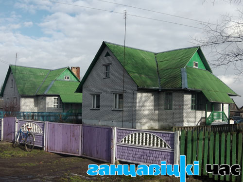 «Колхозные домики» в Денисковичах скоро могут стать собственностью их жильцов