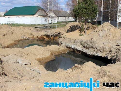 На ремонт канализационной системы уже выделены деньги. Проблемы с канализацией по ул. Заводской исчезнут после прокладки новой коллекторной трассы