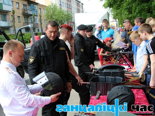 На мерапрыемсве была наладжана выстава зброі і абмундзіравання