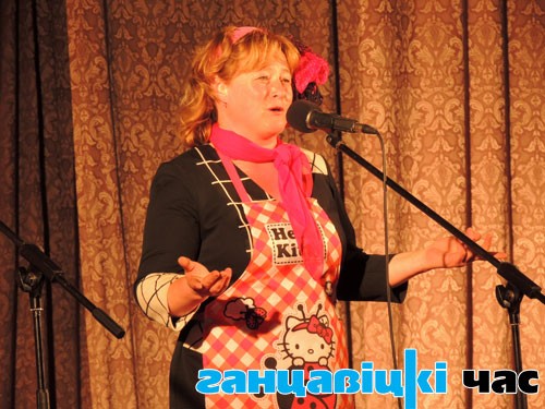 Ларыса Януць (Кукаўская СШ)падчас інсцэніроўкі песні «Лісапед»
