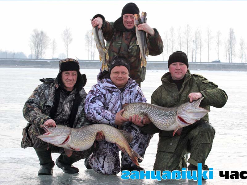 Первый ряд: Аркадий Ромашко, Юрий Чумаков, Олег Муха. Второй ряд: Анатолий Грицкевич (Фома) 