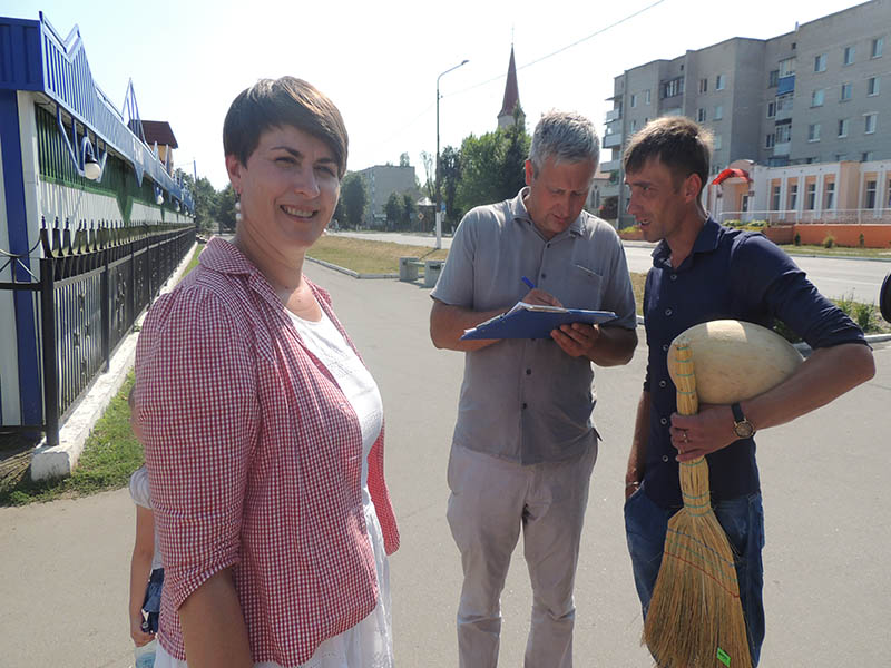 УТаццяня Караткевіч збірае подпісы ў Ганцавічах 