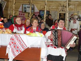 У Борках прайшоў фэст народнай музыкі «Свае»