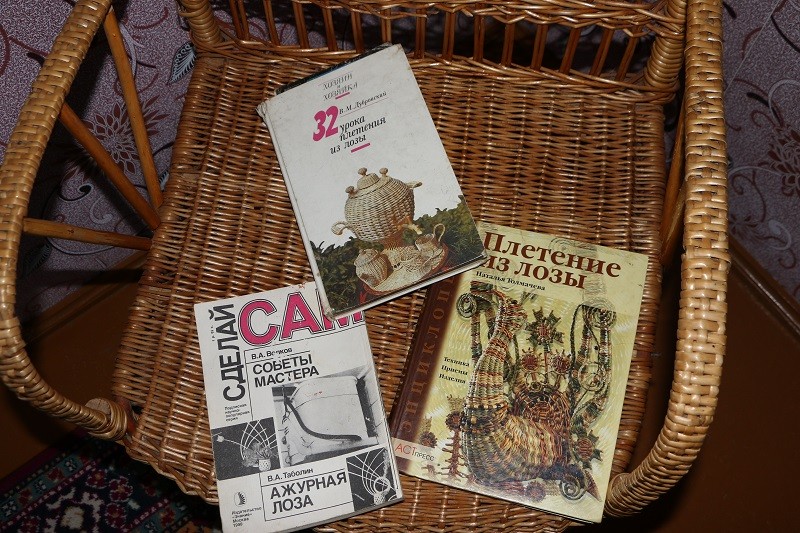 Кнігі па лозапляценню, якімі карыстаецца майстар