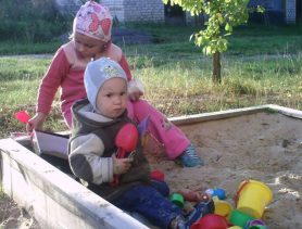 На родительском собрании говорили о музыке и игрушках