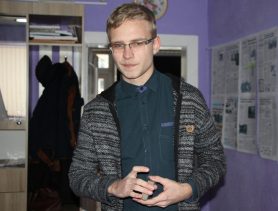 Ганцевичский подросток Влад Лопушко умеет удивлять людей, показывая  фокусы