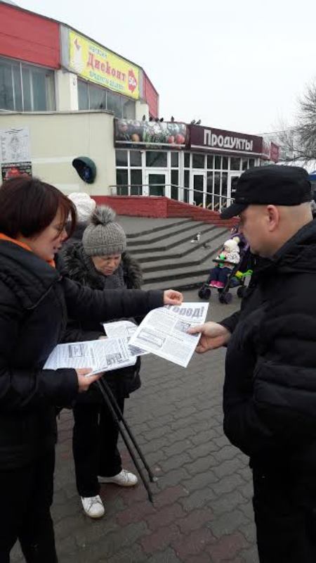 Брест. Активисты проводят акцию против тунеядства