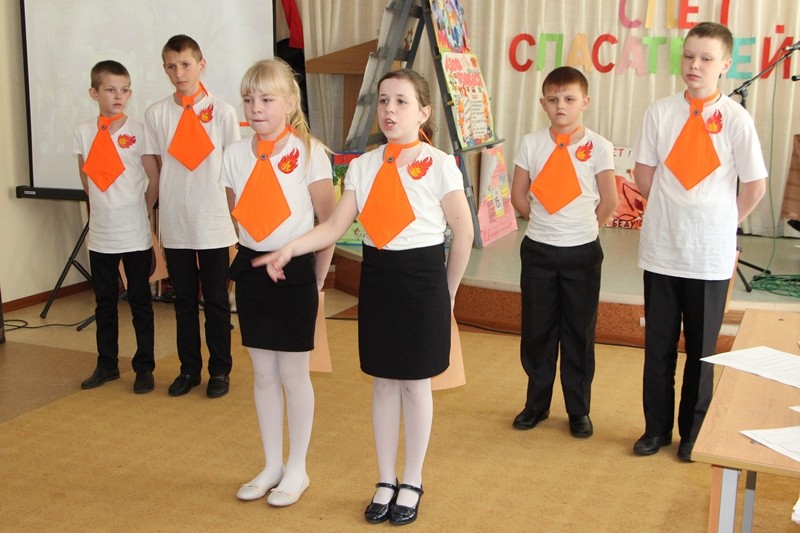 Команда Огонёк из Люсинского д/с-СШ