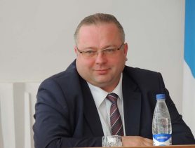 По вопросам трудоустройства можно позвонить помощнику Президента