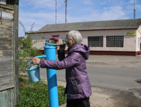 Колонку в Ганцевичах починили – люди довольны