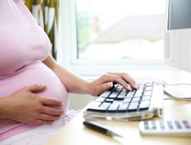 Работодатель отказался выплачивать декретные – что делать?