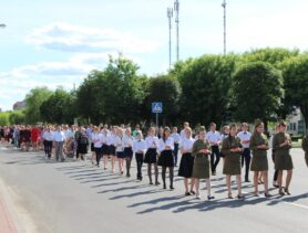 Процессия под траурную музыку в Ганцевичах