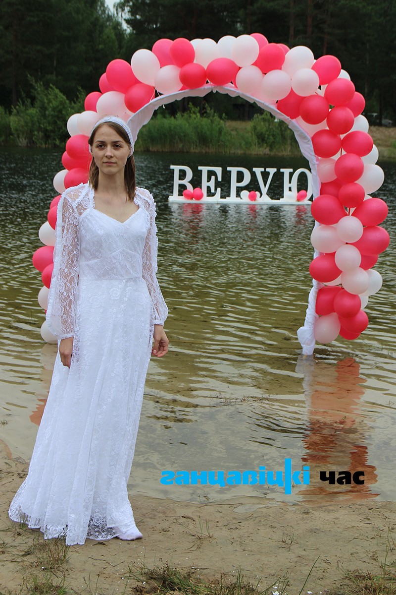 Первой водное крещение приняла Надежда               Селюжицкая
