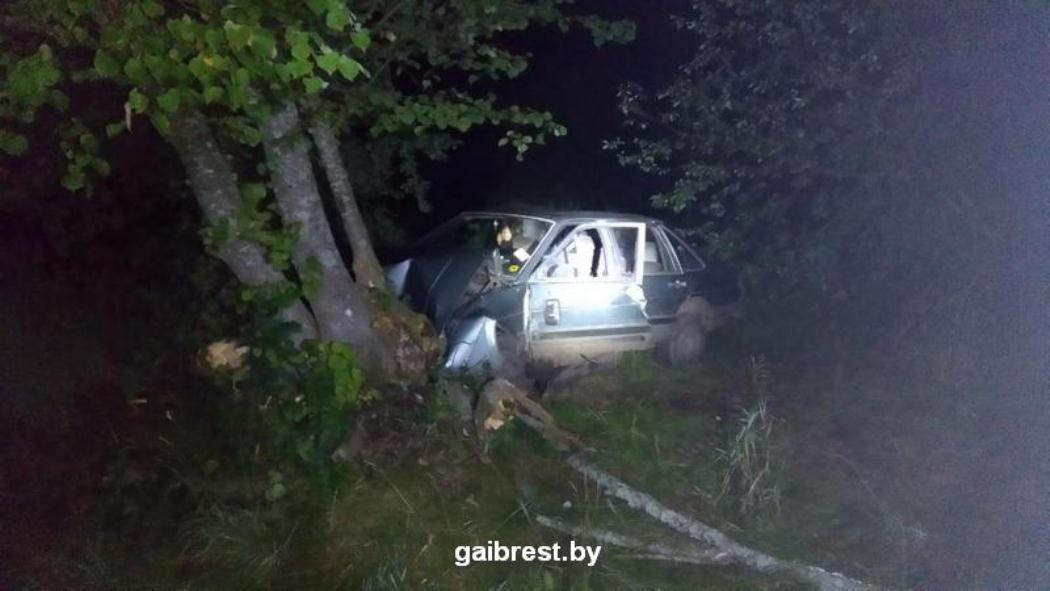 ДТП в Ганцевичском районе: дорога, дерево, реанимация…