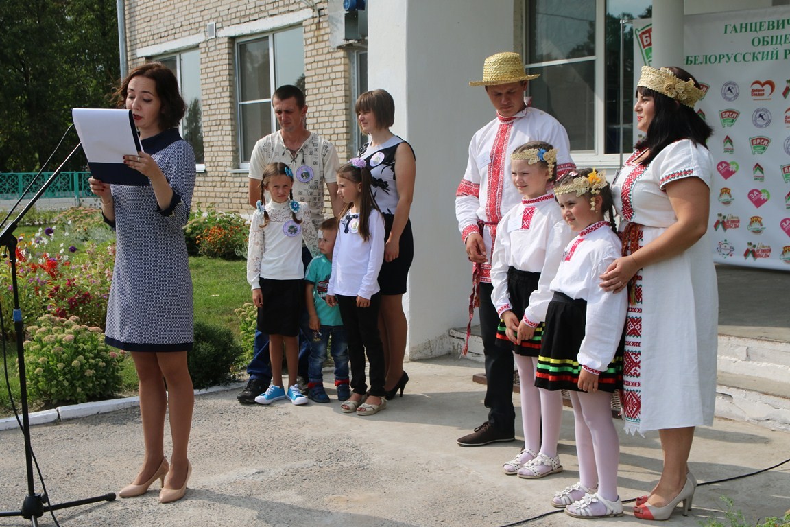 Спаборніцтвы паміж маладымі сем'ямі – вясковымі жыхарамі – прайшлі сёлета ў аг. Кукава падчас святкавання раённых Дажынак. 