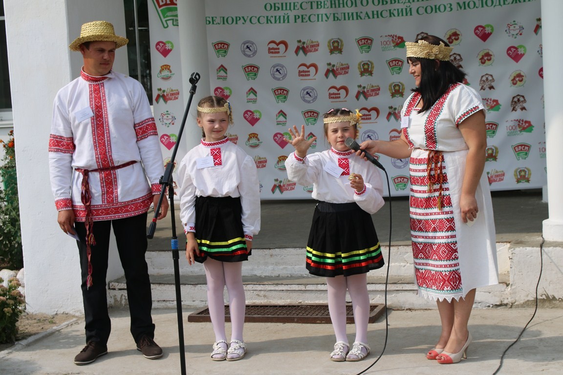 Спаборніцтвы паміж маладымі сем'ямі – вясковымі жыхарамі – прайшлі сёлета ў аг. Кукава падчас святкавання раённых Дажынак. 