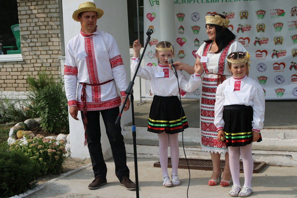 Спаборніцтвы паміж маладымі сем'ямі – вясковымі жыхарамі – прайшлі сёлета ў аг. Кукава падчас святкавання раённых Дажынак. 