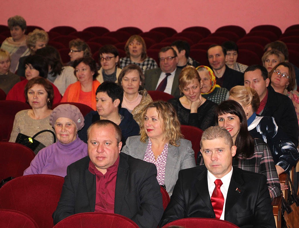 Большасць ганцаўчан, якія прыйшлі на размову з кіраўніком раёна, былі з аддзела адукацыі і Ганцавіцкай ЦРБ. 