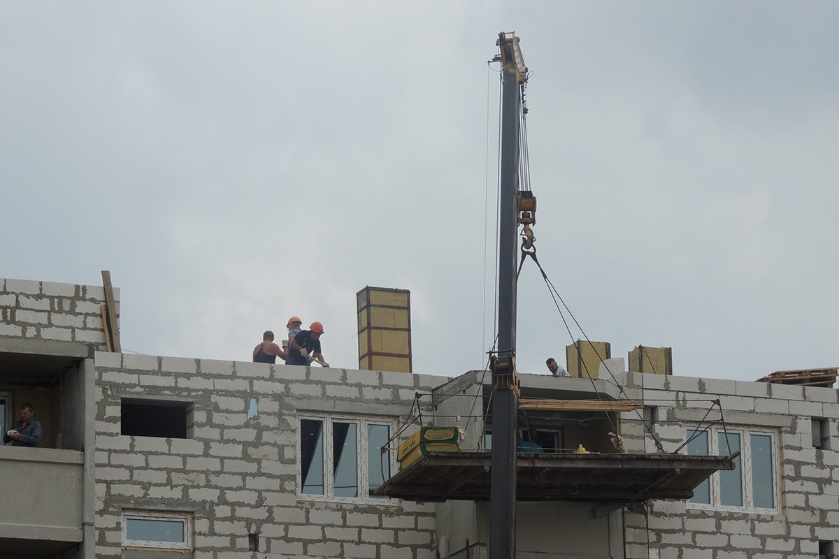 Строительство 60-квартирного дома по ул. Орловского в Ганцевичах.