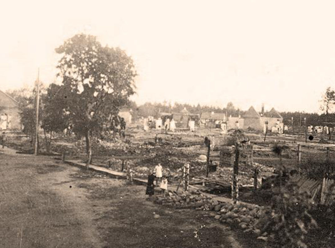 Пасля вялікага пажару ў мястэчку Ганцавічы (восень 1934 года). 