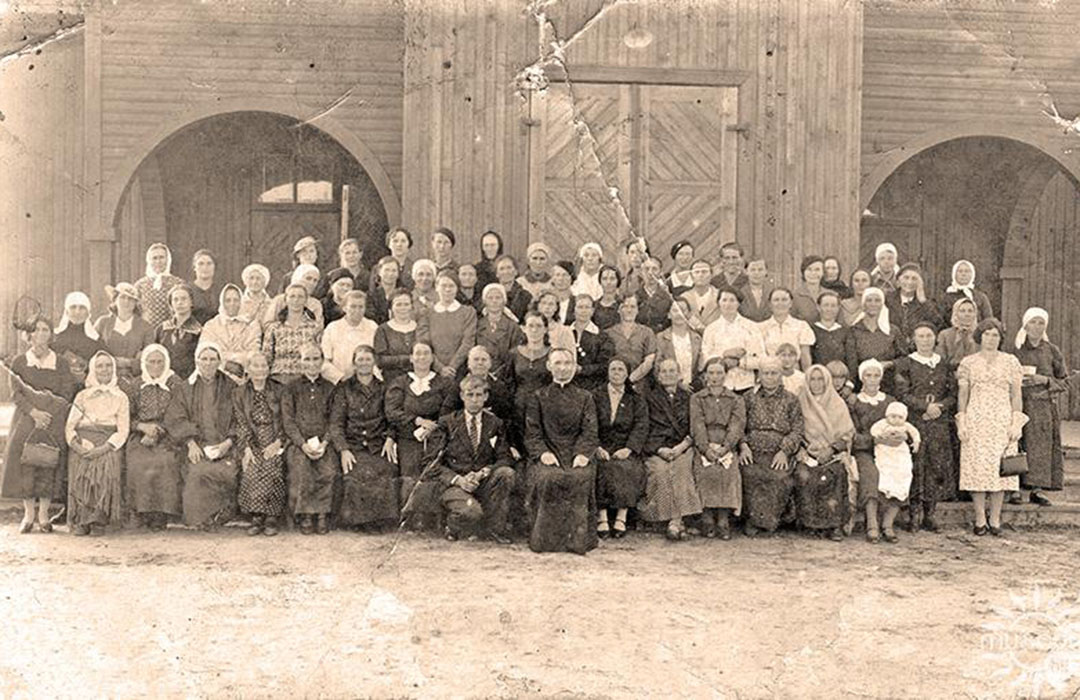 Верніцы і ксёндз (канец 1930-х гадоў)