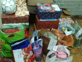 Детям из малообеспеченных семей подарят рождественские коробочки