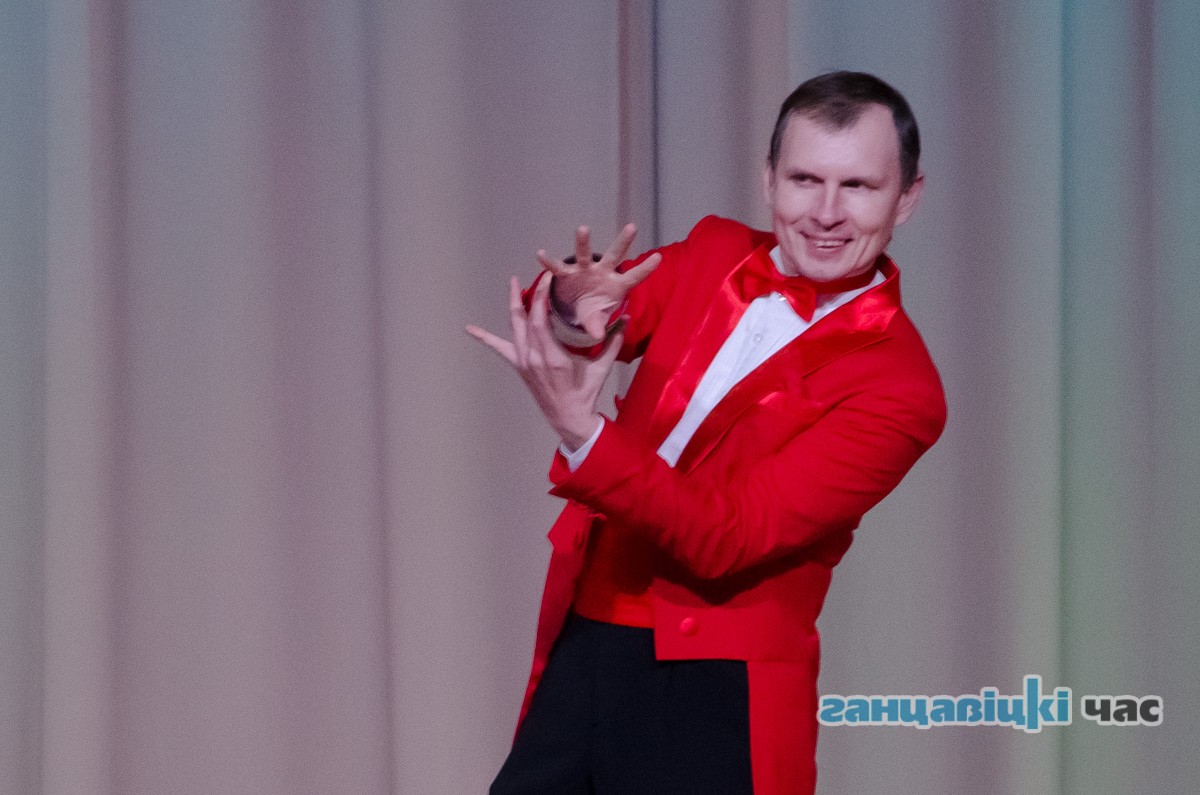 «Цирк Венцев» привез в Ганцевичи программу «Кошкин дом»