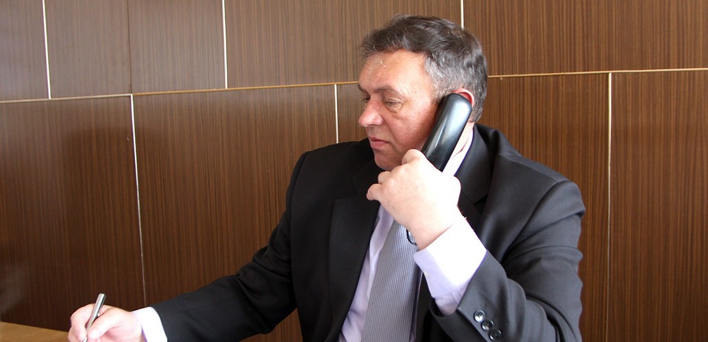 Председателя райсовета Юрий Шапель.