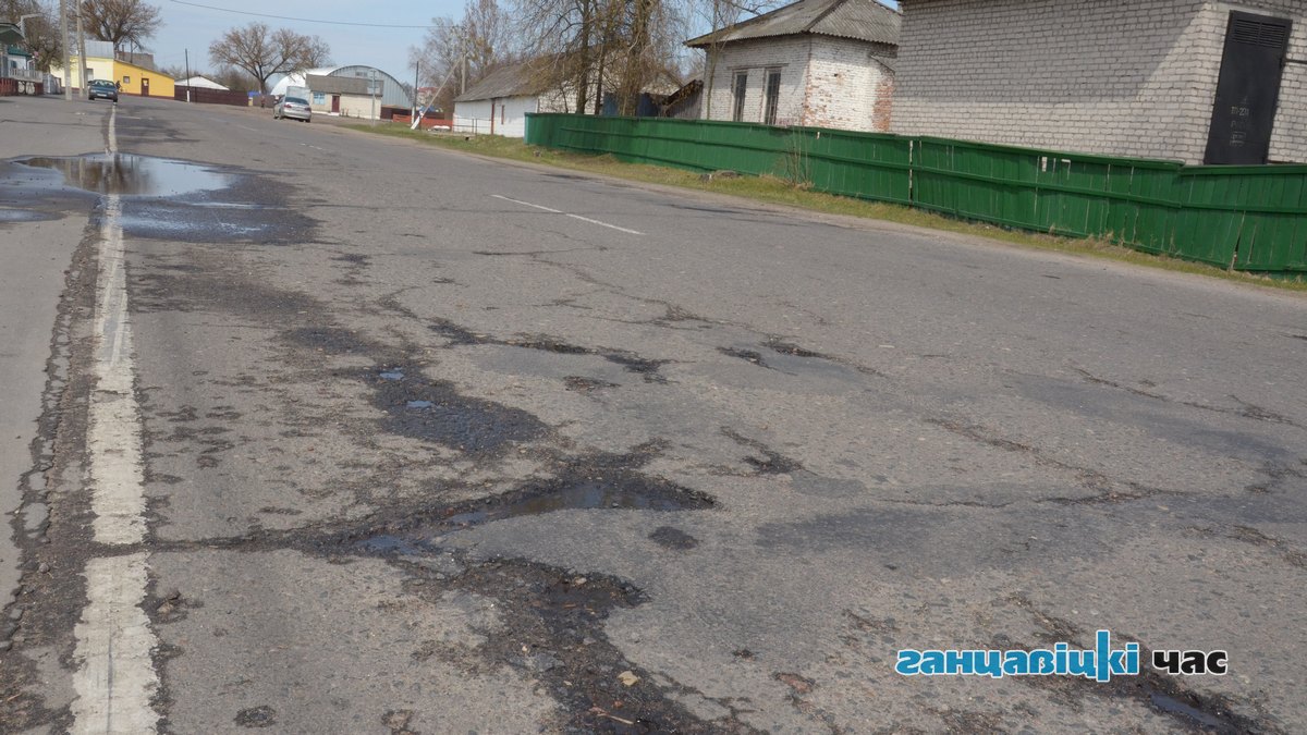 Дорожное покрытие на ул. Красноармейской