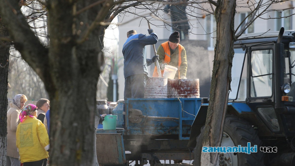 Субботник в Ганцевичах начался в четверг.