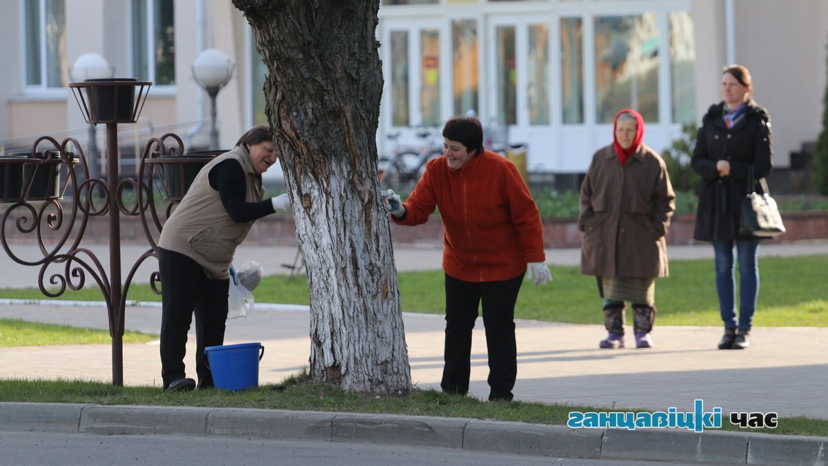 Субботник в Ганцевичах начался в четверг.