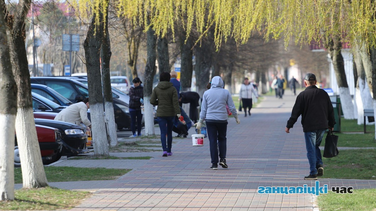 Субботник в Ганцевичах начался в четверг.